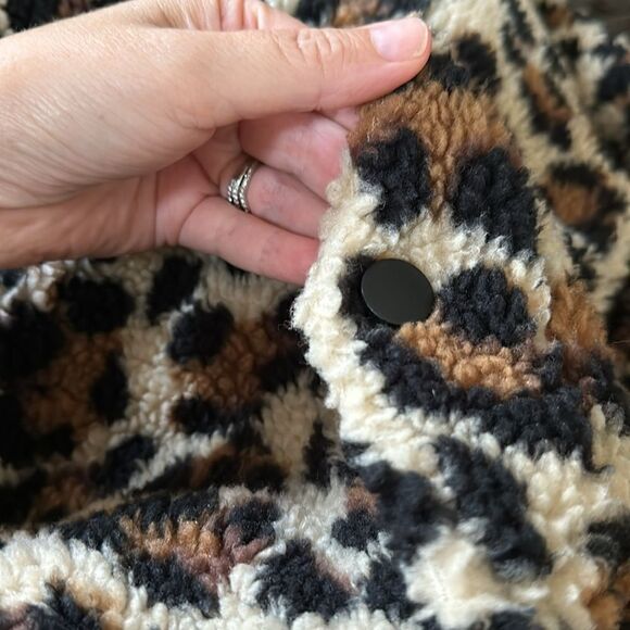 J. CREW | VINTAGE FLEECE Leopard Snap-Collar Sherpa Fleece Pullover | XS - Picture 6 of 8